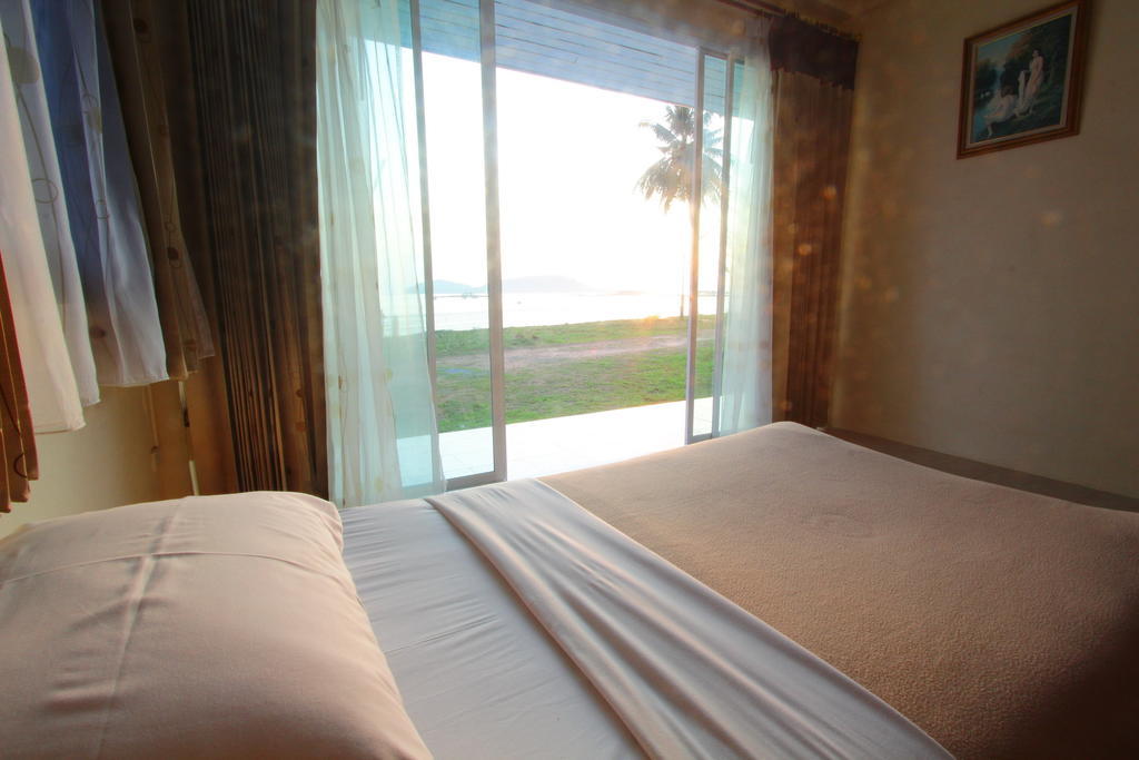 Star Light Beach Resort And Restaurant Chumphon Quarto foto